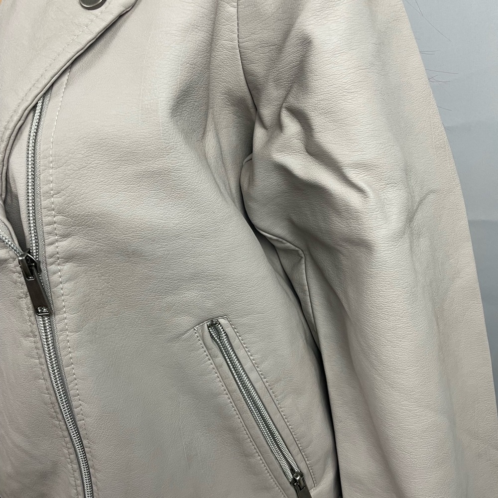 Juniors' Faux-Leather Moto Jacket, - Picture 3 of 9